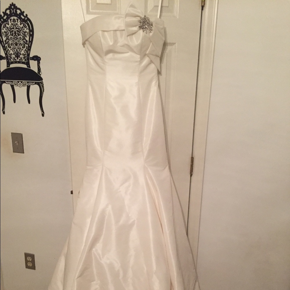 Wedding gown